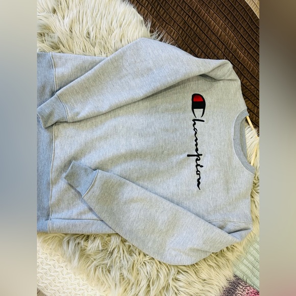 Hoodies and crew neck for sale. - Picture 11 of 16